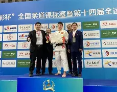 柔道赛场再起风云：陇右风暴队险胜关东烈马队，赛场气氛火爆赛后更衣室沸腾